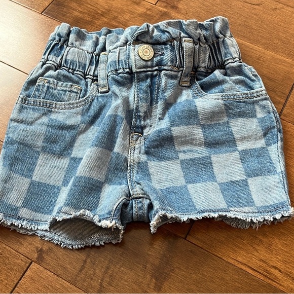 Toddler Just Like Mom Denim Shorts with Washwell - Picture 3 of 4